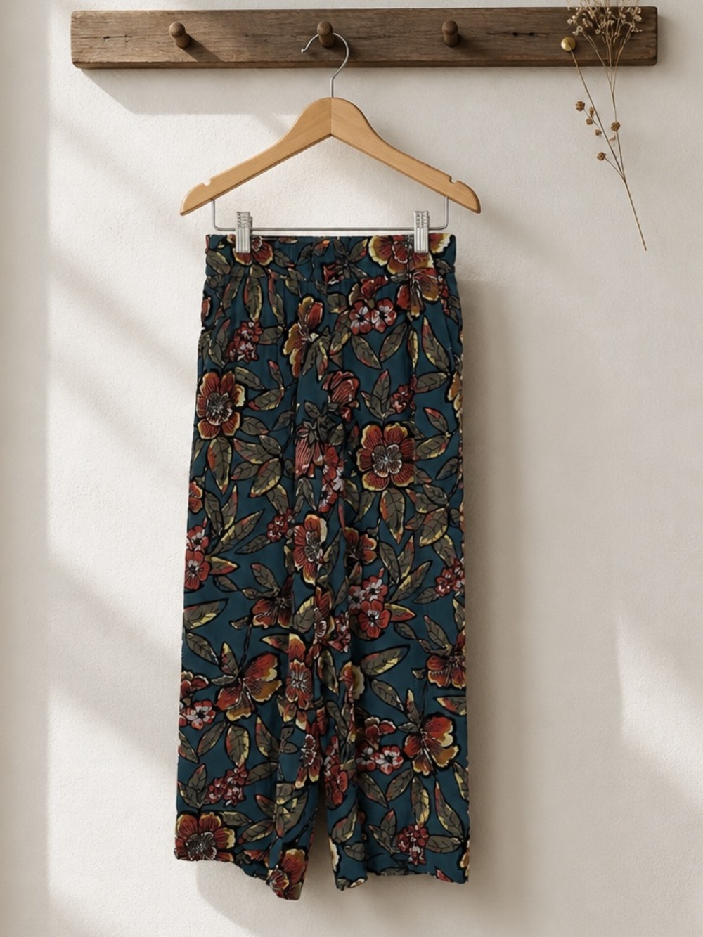 LOFT Wide Leg Bold Floral Crop Pants Women Size 4 Pull On High Rise Boho